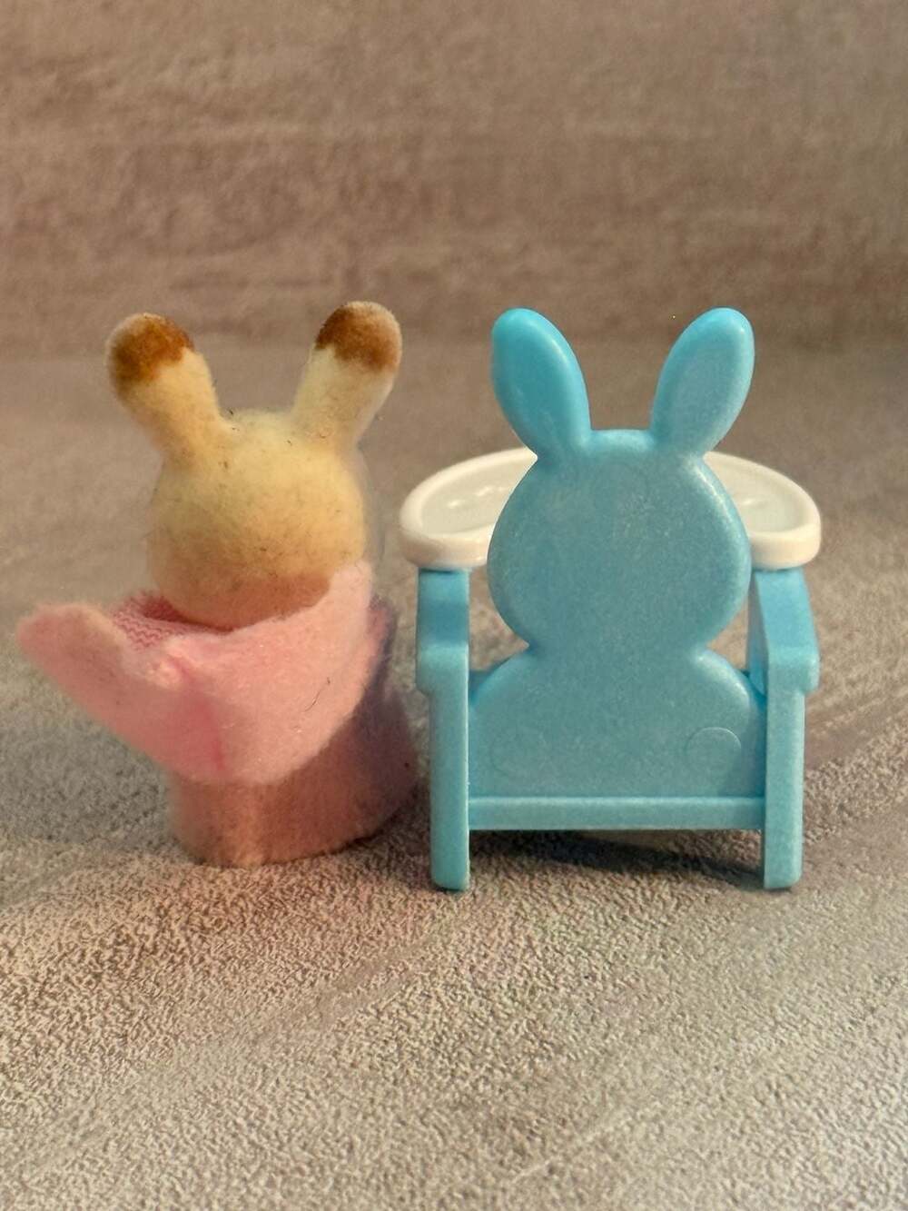 Calico Critters Rabbit Baby With High Chair - Picture 5 of 5